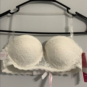 Convertible strapless bra